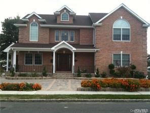 Exterior, Facade, Brick Facade, American Craftsman