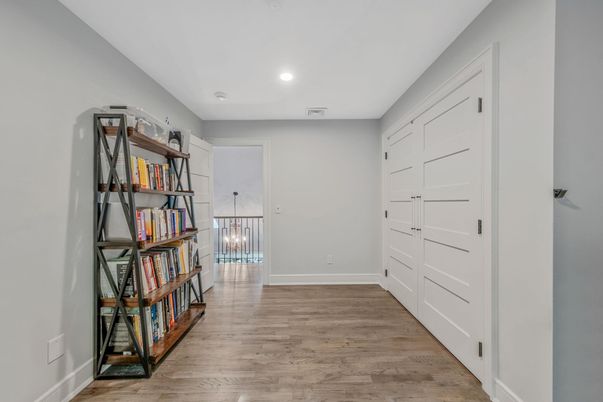 Empty room, Interior, Pendant Lights, Recessed Lighting, Wood Texture Flooring