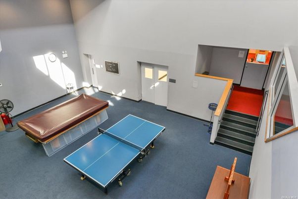 Game Room, Interior