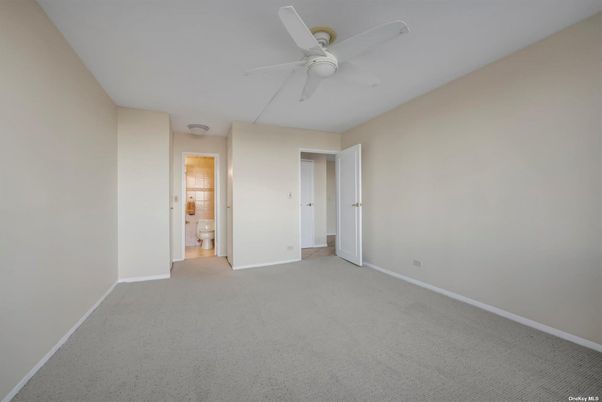 Bathroom, Empty room, Interior