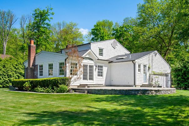 Backyard, Exterior, Facade, Farmhouse