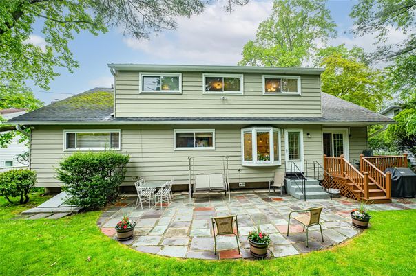 Exterior, Facade, Cape Cod