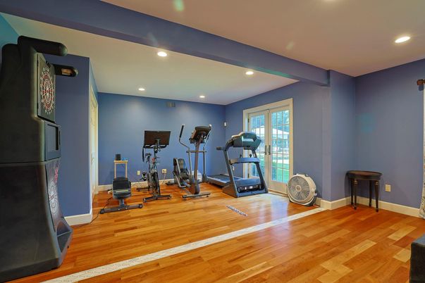 Fitness Equipment, Interior, Recessed Lighting, Wood Texture Flooring