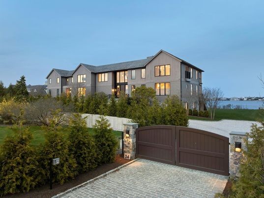Attached, Exterior, Facade, Water, Farmhouse