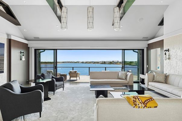 Interior, Living room, Pendant Lights, Recessed Lighting, Water