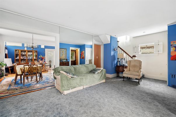 Chandelier, Dining room, Interior, Living room