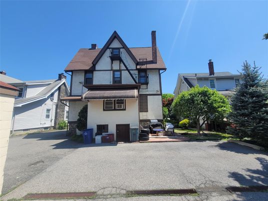 Exterior, Facade, Tudor Revival