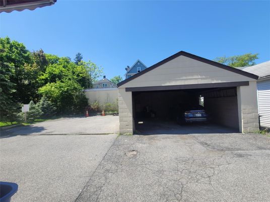 Detached Garage, Exterior