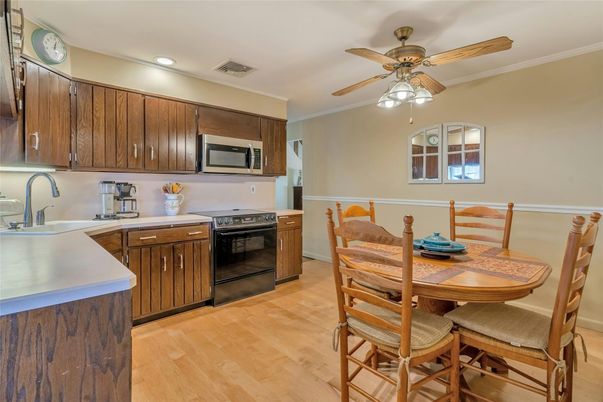 Dining room, Interior, Kitchen, Recessed Lighting, Wood Texture Flooring