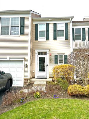 Attached, Exterior, Facade, Rowhouse