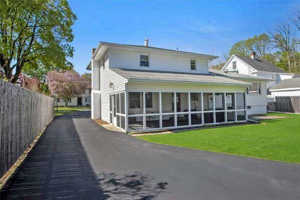 Exterior, Facade, Farmhouse