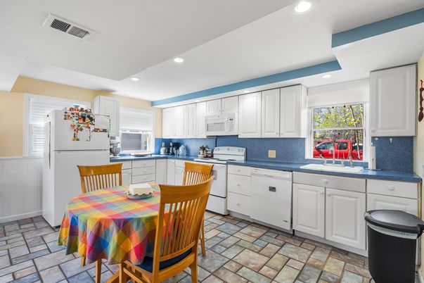 Dining room, Interior, Kitchen, Recessed Lighting