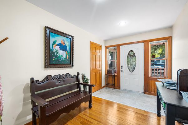 Interior, Piano, Recessed Lighting, Wood Texture Flooring