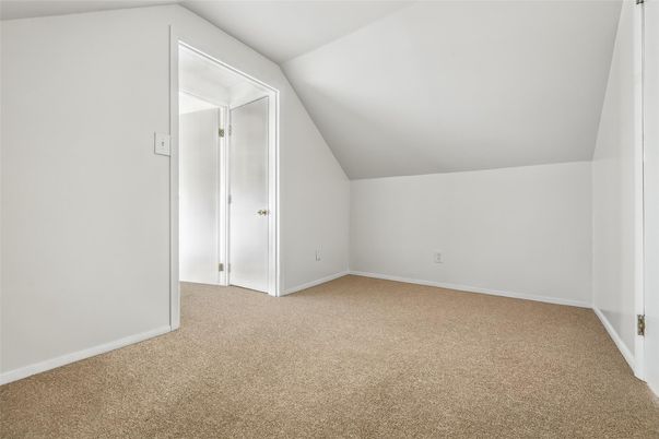 Empty room, Interior