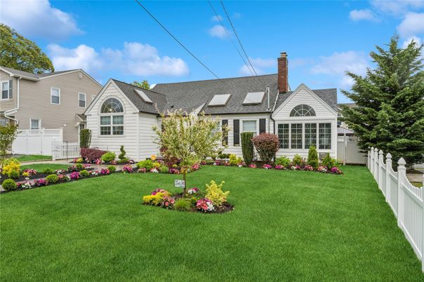 Backyard, Exterior, Facade, Cape Cod