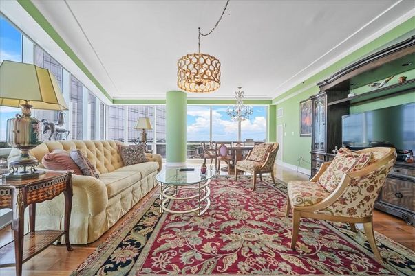 Chandelier, Dining room, Interior, Living room, Pendant Lights, Wood Texture Flooring