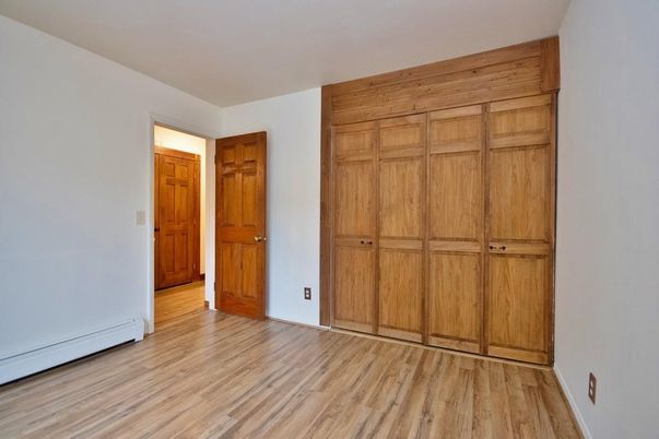 Empty room, Interior, Wood Texture Flooring, Wooden Walls
