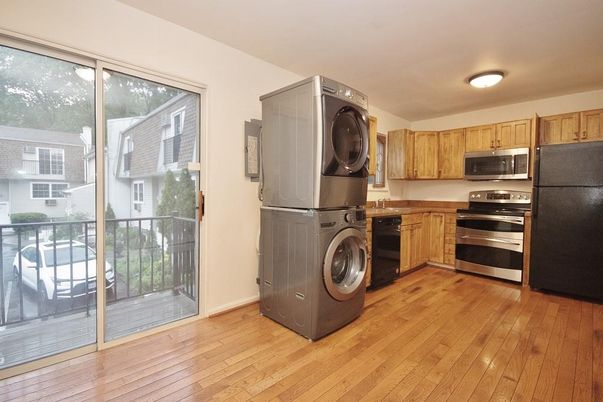 Interior, Kitchen, Washer, Wood Texture Flooring