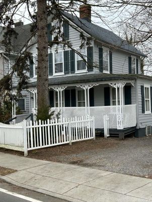 Exterior, Facade, Queen Anne Victorian