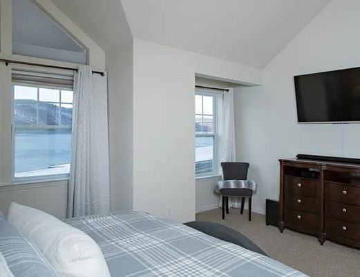 Bedroom, Interior, Water