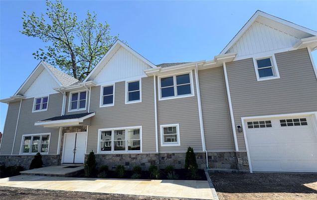 Attached, Exterior, Facade, Rowhouse