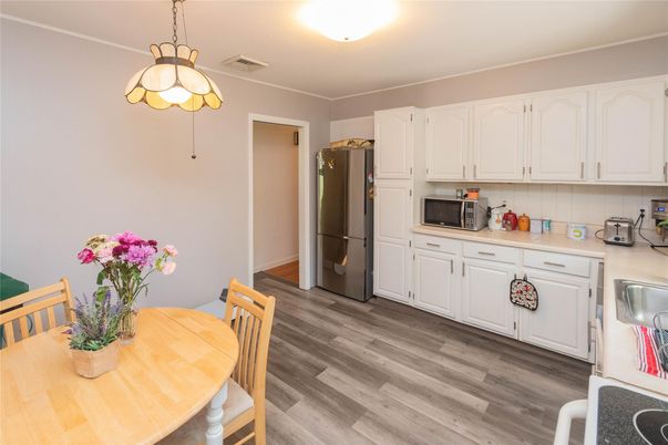 Dining room, Interior, Kitchen, Pendant Lights, Wood Texture Flooring