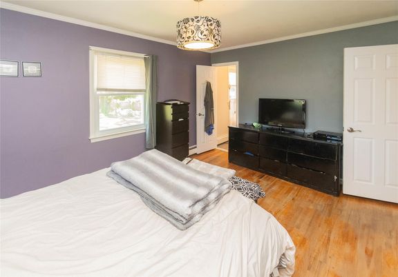 Bedroom, Interior, Pendant Lights, Wood Texture Flooring