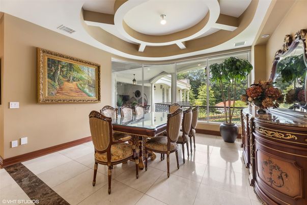 Dining room, Interior