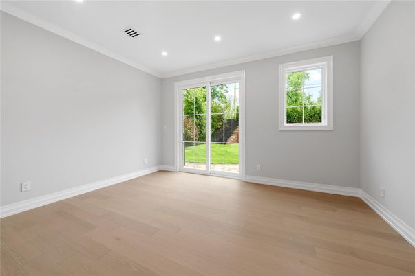 Empty room, Interior, Recessed Lighting, Wood Texture Flooring