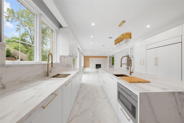 Fireplace, Interior, Kitchen, Marble, Pendant Lights, Recessed Lighting