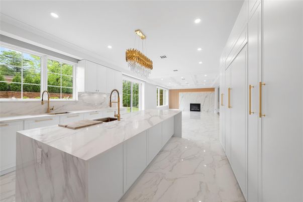 Chandelier, Fireplace, Interior, Kitchen, Marble, Marble Walls, Pendant Lights, Recessed Lighting