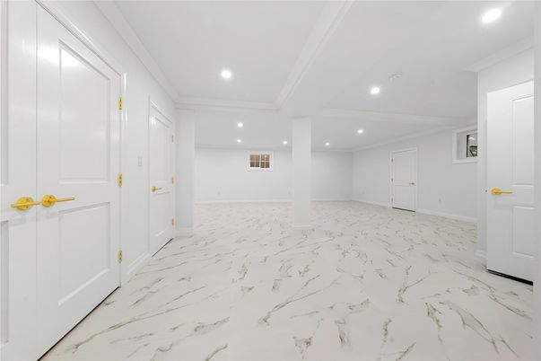Empty room, Interior, Marble, Recessed Lighting