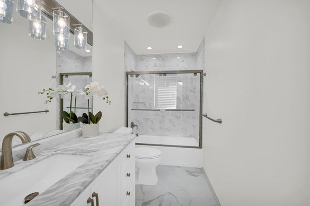Bathroom, Interior, Marble, Marble Walls, Recessed Lighting