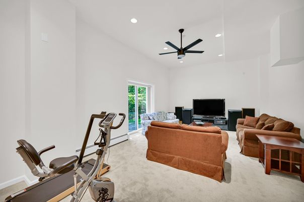 Fitness Equipment, Interior, Living room, Recessed Lighting