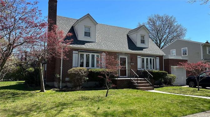Attached, Exterior, Facade, Brick Facade, Cape Cod