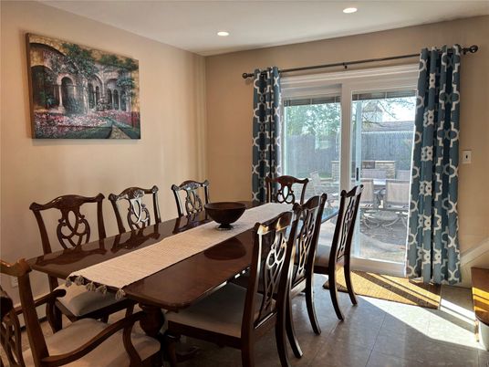 Dining room, Interior, Recessed Lighting