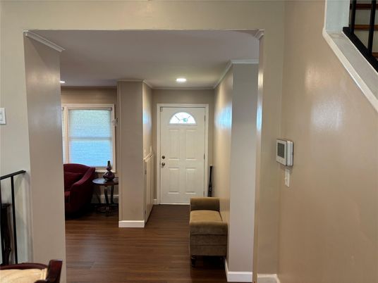 Interior, Recessed Lighting, Wood Texture Flooring