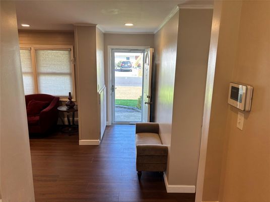Interior, Recessed Lighting, Wood Texture Flooring