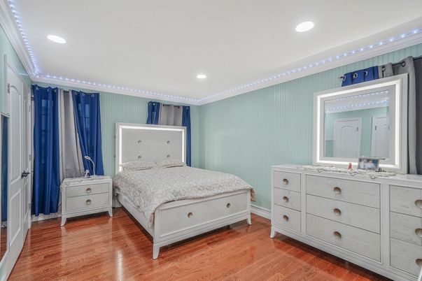 Bedroom, Interior, Recessed Lighting, Wood Texture Flooring