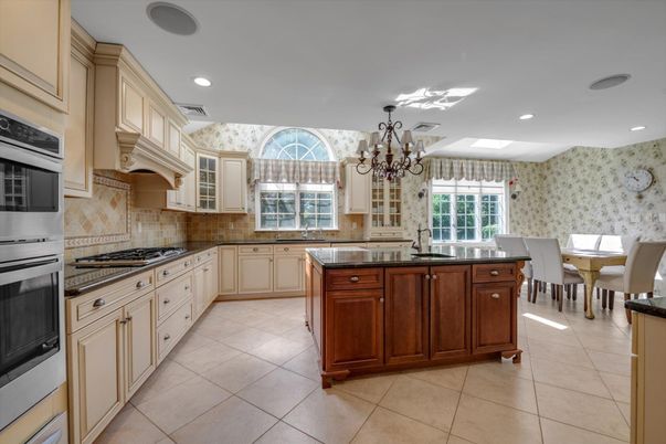 Chandelier, Dining room, Interior, Kitchen, Recessed Lighting, Stainless Steel Appliances, Tile Countertops