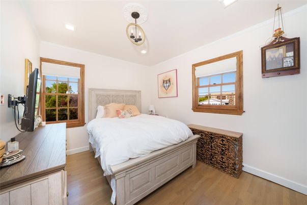 Bedroom, Interior, Pendant Lights, Wood Texture Flooring