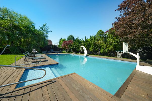 Exterior, Pool