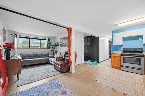 Interior, Kitchen, Living room, Stainless Steel Appliances