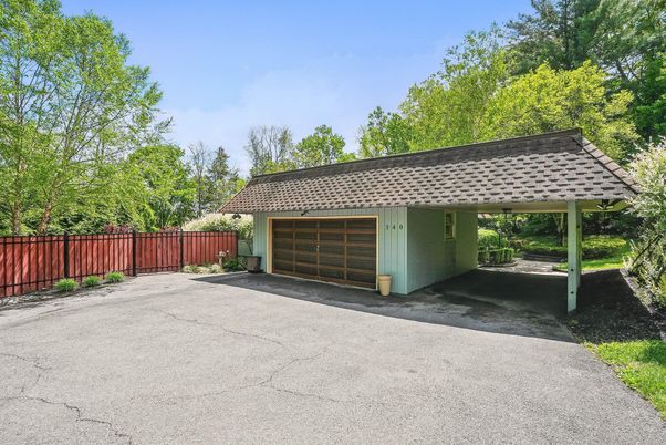 Detached Garage, Exterior