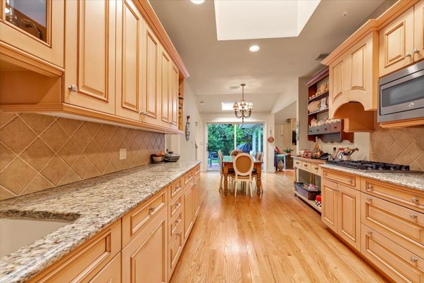 Chandelier, Dining room, Interior, Kitchen, Recessed Lighting, Wood Texture Flooring