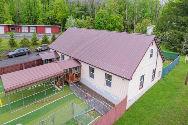Exterior, Drone