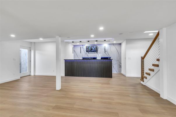 Interior, Recessed Lighting, Wood Texture Flooring