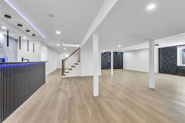 Empty room, Interior, Recessed Lighting, Wood Texture Flooring