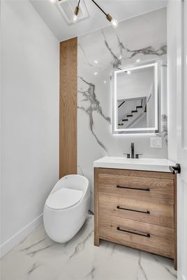Bathroom, Interior, Marble, Marble Walls, Recessed Lighting
