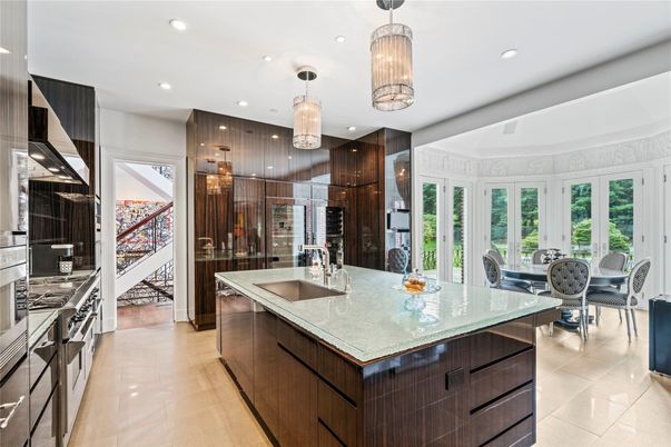 Dining room, Interior, Kitchen, Pendant Lights, Recessed Lighting, Stainless Steel Appliances
